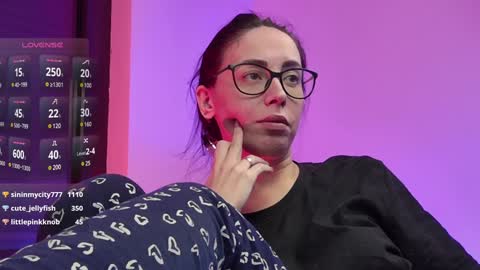 Snapshot of ritasunset chatting on 01-15-25, 09:02 Miss Rita online show from 01-15-25, 09:02