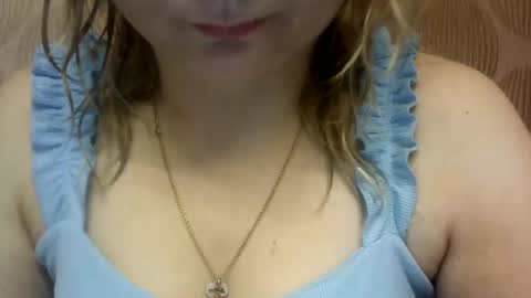 Snapshot of riveramaureen chatting on 12-21-24, 07:16 RiveraMaureen online show from 12-21-24, 07:16