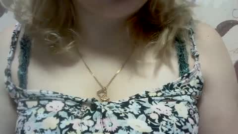 Snapshot of riveramaureen chatting on 12-29-24, 02:00 RiveraMaureen online show from 12-29-24, 02:00