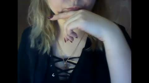 Snapshot of riveramaureen chatting on 01-06-25, 06:25 RiveraMaureen online show from 01-06-25, 06:25