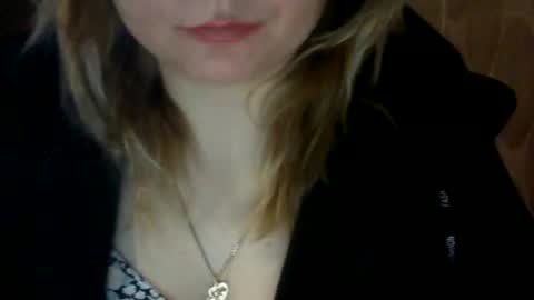 Snapshot of riveramaureen chatting on 01-21-25, 07:47 RiveraMaureen online show from 01-21-25, 07:47