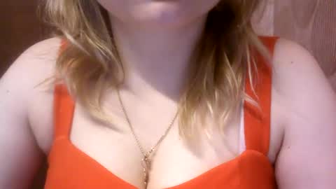 Snapshot of riveramaureen chatting on 01-24-25, 05:11 RiveraMaureen online show from 01-24-25, 05:11