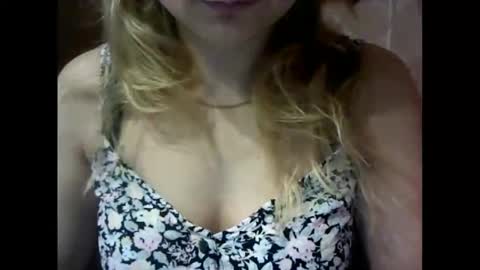 Snapshot of riveramaureen chatting on 11-13-25, 10:36 RiveraMaureen online show from 11-13-25, 10:36