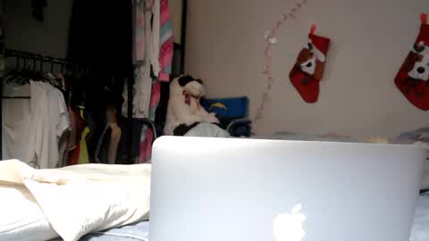 Snapshot of riversaint chatting on 02-14-25, 04:20 River Saint online show from 02-14-25, 04:20