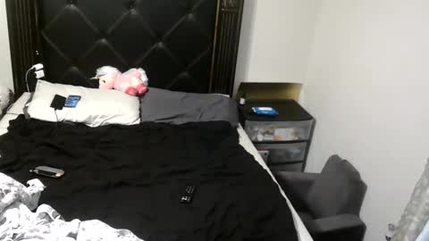 Snapshot of riversaint chatting on 09-15-25, 11:54 River Saint online show from 09-15-25, 11:54