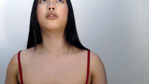Snapshot of riyah_parker chatting on 05-26-26, 02:18 riyah_parker online show from 05-26-26, 02:18
