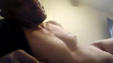 Snapshot of rjwabbit chatting on 12-14-25, 12:43 Tom online show from 12-14-25, 12:43