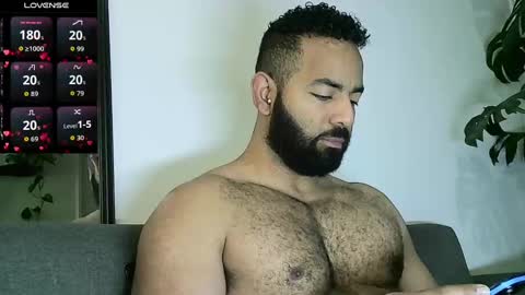 SebasRoa online show from 10-21-25, 02:40