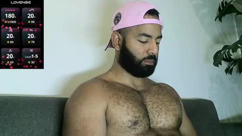 SebasRoa online show from 11-19-25, 03:56