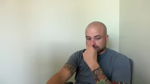 Snapshot of roadking1122 chatting on 10-23-25, 05:12 roadking1122 online show from 10-23-25, 05:12