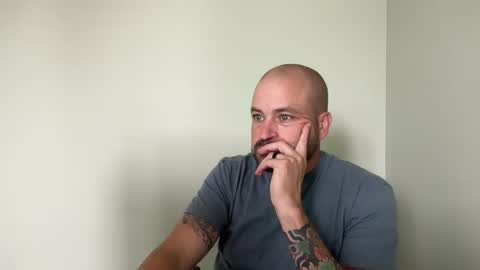 Snapshot of roadking1122 chatting on 10-27-25, 03:38 roadking1122 online show from 10-27-25, 03:38