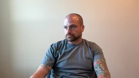 Snapshot of roadking1122 chatting on 11-05-25, 04:51 roadking1122 online show from 11-05-25, 04:51