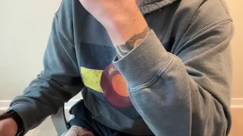 Snapshot of roadking1122 chatting on 11-20-25, 04:07 roadking1122 online show from 11-20-25, 04:07