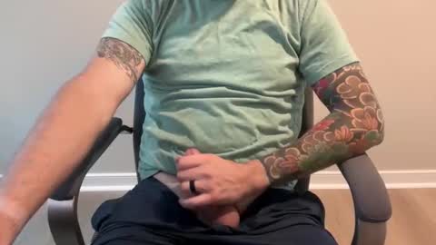 Snapshot of roadking1122 chatting on 11-25-25, 02:39 roadking1122 online show from 11-25-25, 02:39