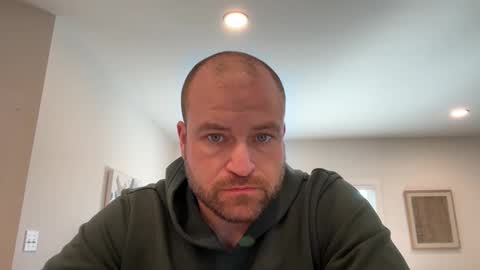 Snapshot of roadking1122 chatting on 01-12-26, 03:17 roadking1122 online show from 01-12-26, 03:17