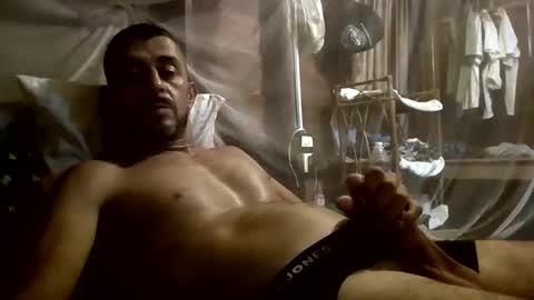 Snapshot of roadsidepicnic01 chatting on 02-08-25, 03:42 Daddy online show from 02-08-25, 03:42