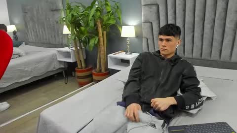 Roan Birkin online show from 02-09-25, 10:21