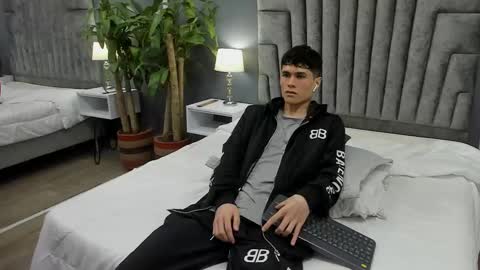 Roan Birkin online show from 02-16-25, 07:38