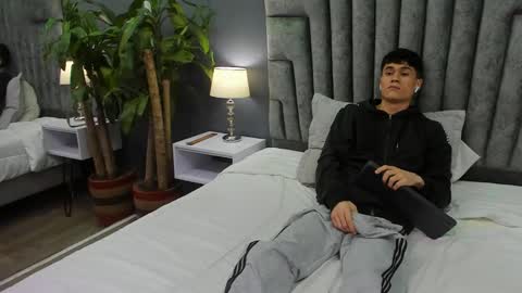 Roan Birkin online show from 02-17-25, 10:36