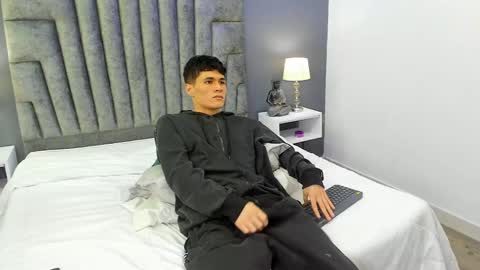 Roan Birkin online show from 02-20-25, 02:18