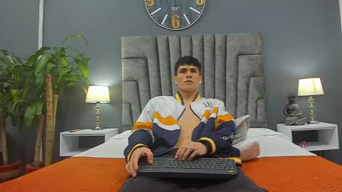 Roan Birkin online show from 02-22-25, 07:36