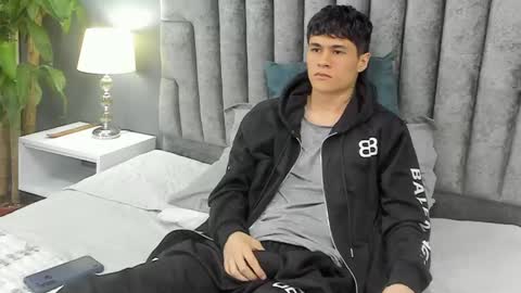 Roan Birkin online show from 03-04-25, 10:49