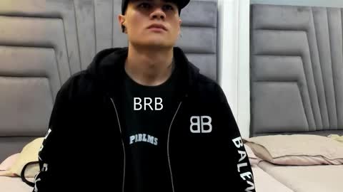 Roan Birkin online show from 09-25-25, 07:28