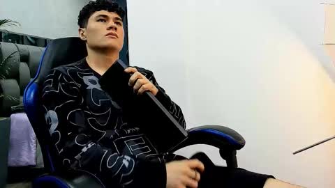 Roan Birkin online show from 10-02-25, 07:43