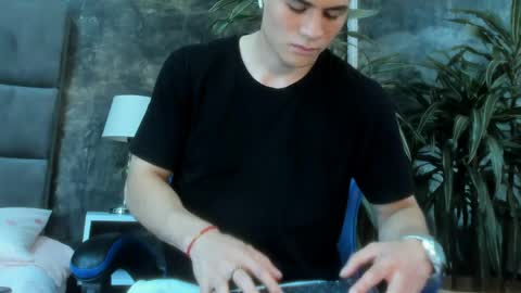 Roan Birkin online show from 05-11-26, 07:55