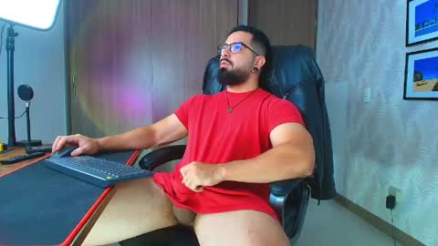 Snapshot of robby_k chatting on 05-16-26, 02:52 Robby online show from 05-16-26, 02:52