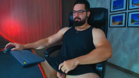 Snapshot of robby_k chatting on 05-28-26, 01:03 Robby online show from 05-28-26, 01:03