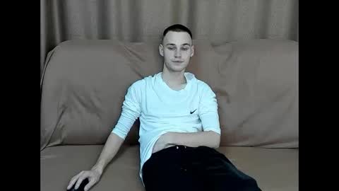 robert10211 online show from 10-27-25, 05:39