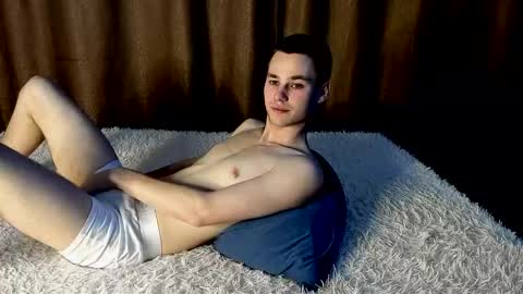 robert10211 online show from 03-02-26, 05:08