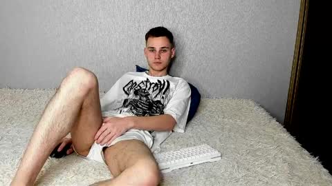 robert10211 online show from 04-10-26, 05:50