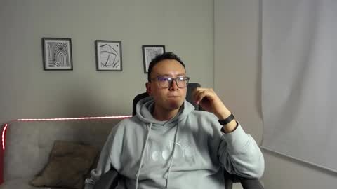 Snapshot of robert_honey chatting on 10-13-25, 12:54 Robert online show from 10-13-25, 12:54