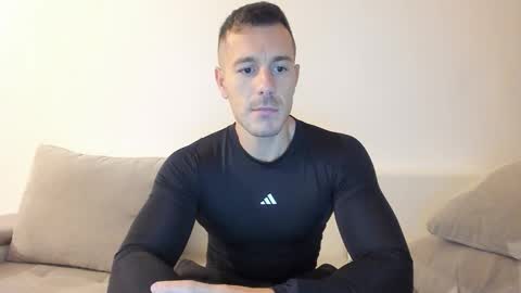 roberto4ever online show from 10-21-25, 04:24