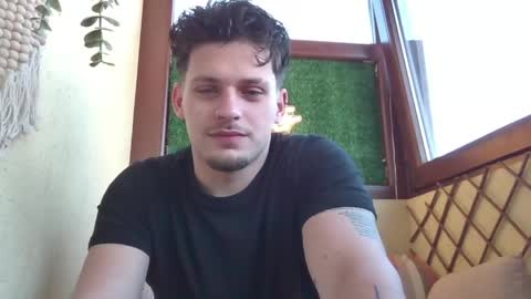 Snapshot of roberto_twink1 chatting on 04-25-26, 06:27 Roberto online show from 04-25-26, 06:27