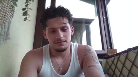 Snapshot of roberto_twink1 chatting on 06-02-26, 05:31 Roberto online show from 06-02-26, 05:31