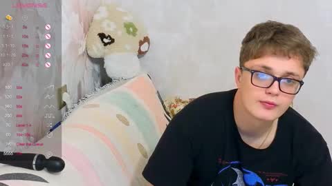 Snapshot of robertokingsize chatting on 12-16-25, 10:59 robertokingsize online show from 12-16-25, 10:59