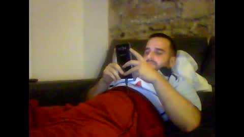 Snapshot of robertoredo chatting on 12-21-24, 08:43 Roberto online show from 12-21-24, 08:43