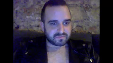 Snapshot of robertoredo chatting on 01-12-25, 06:59 Roberto online show from 01-12-25, 06:59