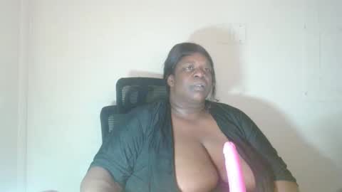 robertswhitney52 online show from 11-22-25, 10:47