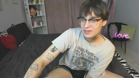 RobertTate online show from 11-26-25, 05:14