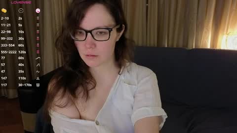 Snapshot of robin_gal chatting on 06-06-26, 08:24 Robin online show from 06-06-26, 08:24