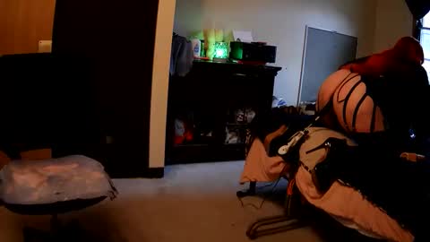 Snapshot of robinhead1981 chatting on 03-16-26, 01:59 RobinHEAD online show from 03-16-26, 01:59