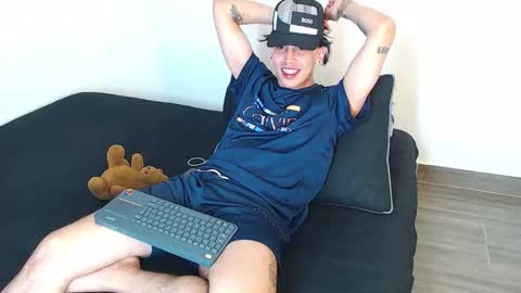 Snapshot of robisson_zack chatting on 09-30-25, 01:21 Robisson Zack online show from 09-30-25, 01:21