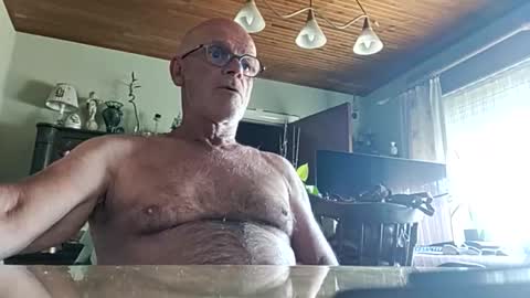 Snapshot of robke1966 chatting on 06-11-26, 06:22 robke1966 online show from 06-11-26, 06:22