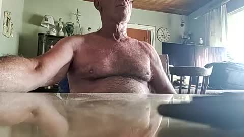 Snapshot of robke1966 chatting on 06-29-26, 06:52 robke1966 online show from 06-29-26, 06:52