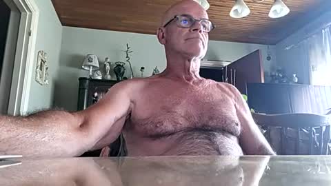 Snapshot of robke1966 chatting on 07-18-26, 06:06 robke1966 online show from 07-18-26, 06:06