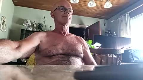 Snapshot of robke1966 chatting on 07-23-26, 06:33 robke1966 online show from 07-23-26, 06:33